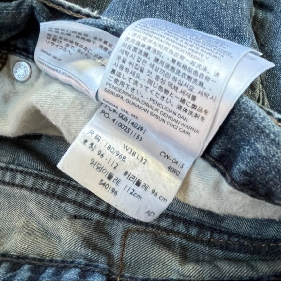 Levi’s 514 Straight Fit Jeans - Picture 8 of 16